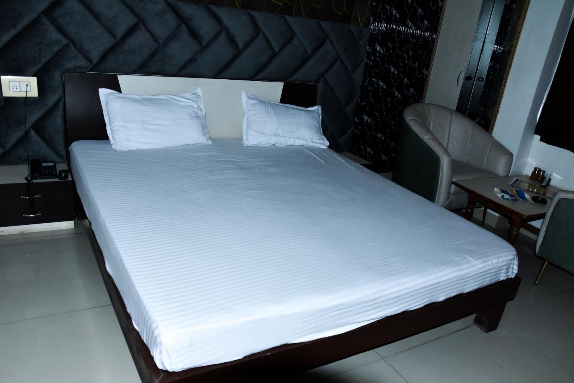 Chirawa Sangam Hotel מראה חיצוני תמונה