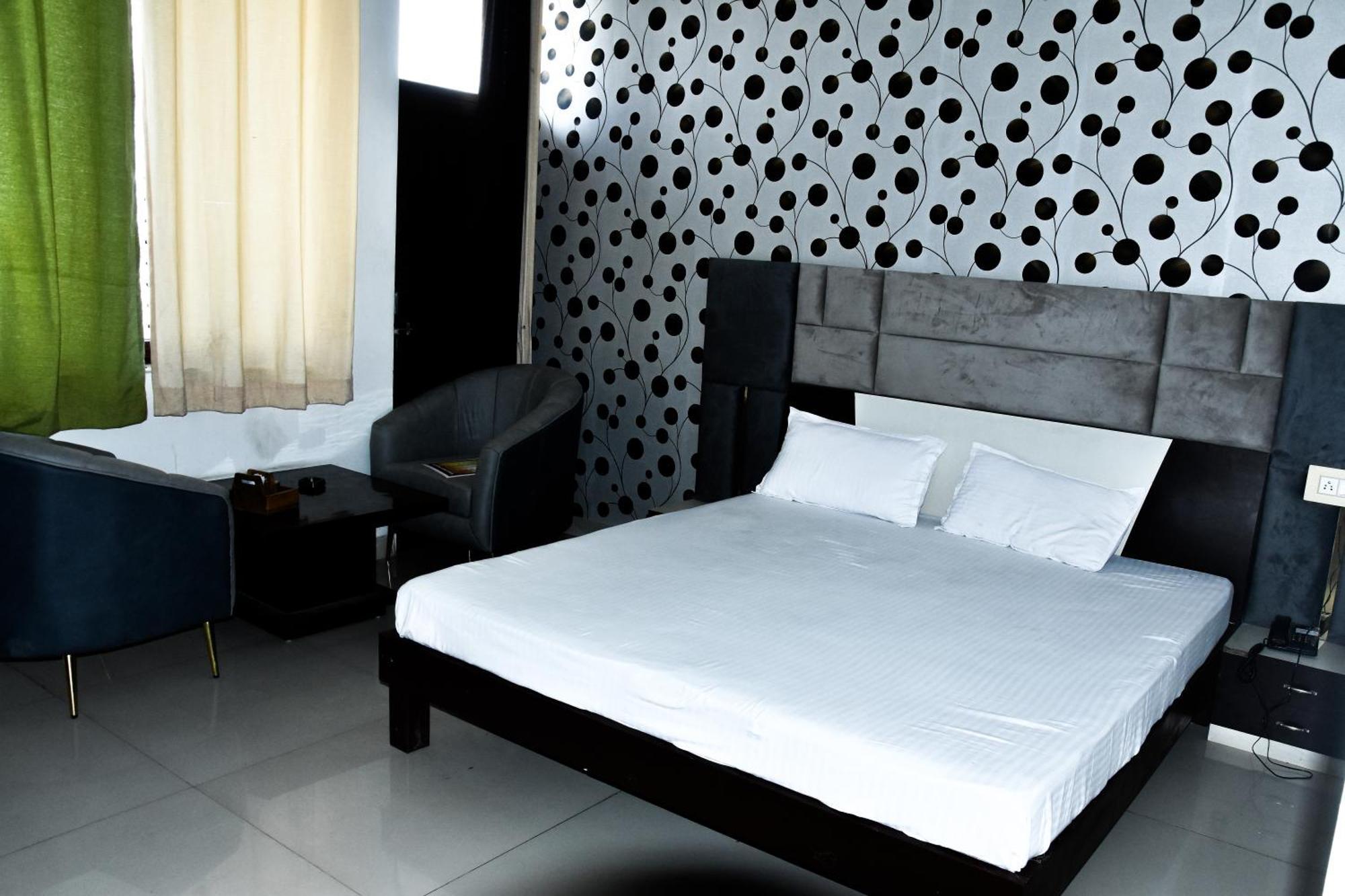 Chirawa Sangam Hotel מראה חיצוני תמונה