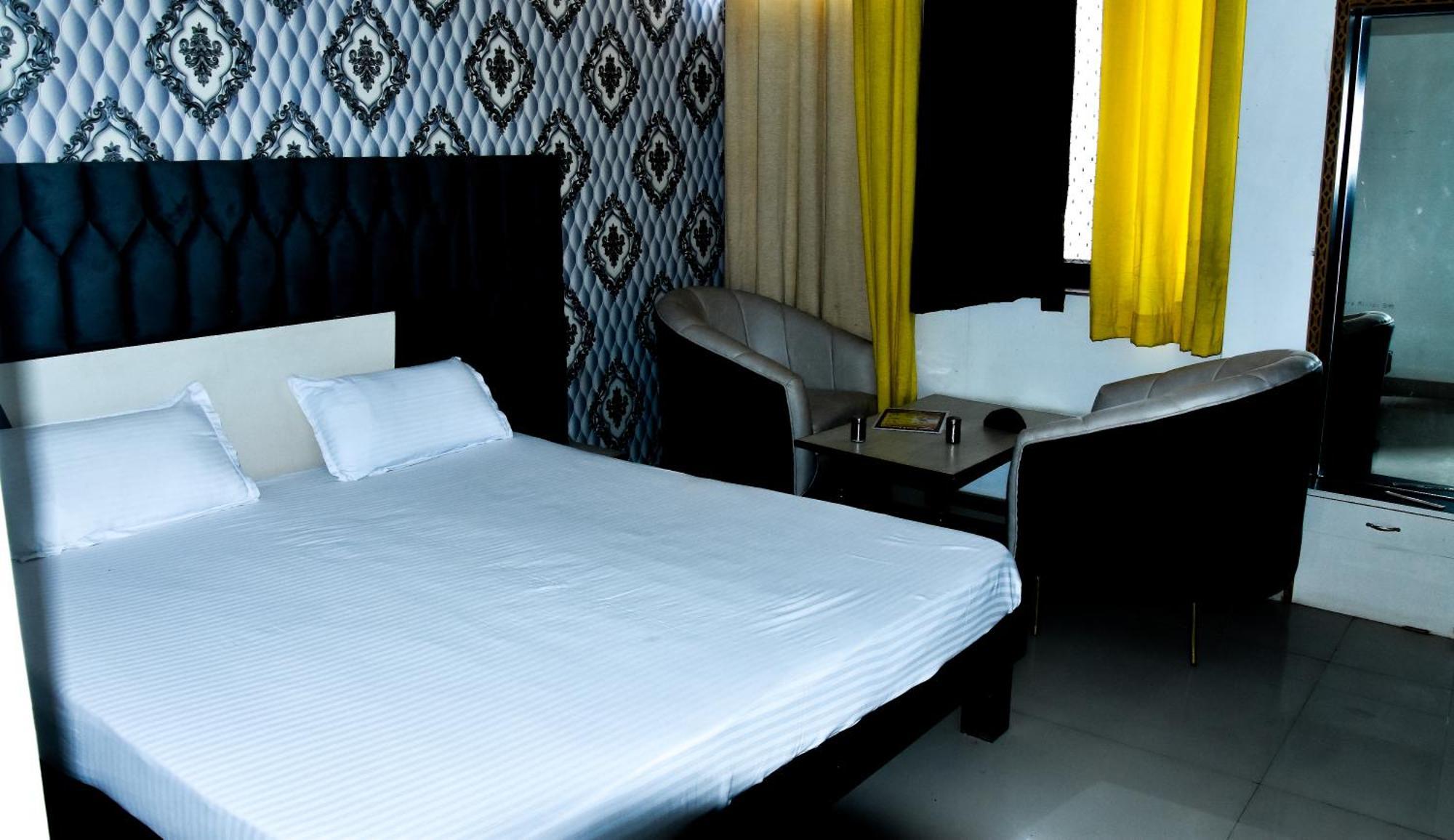 Chirawa Sangam Hotel מראה חיצוני תמונה