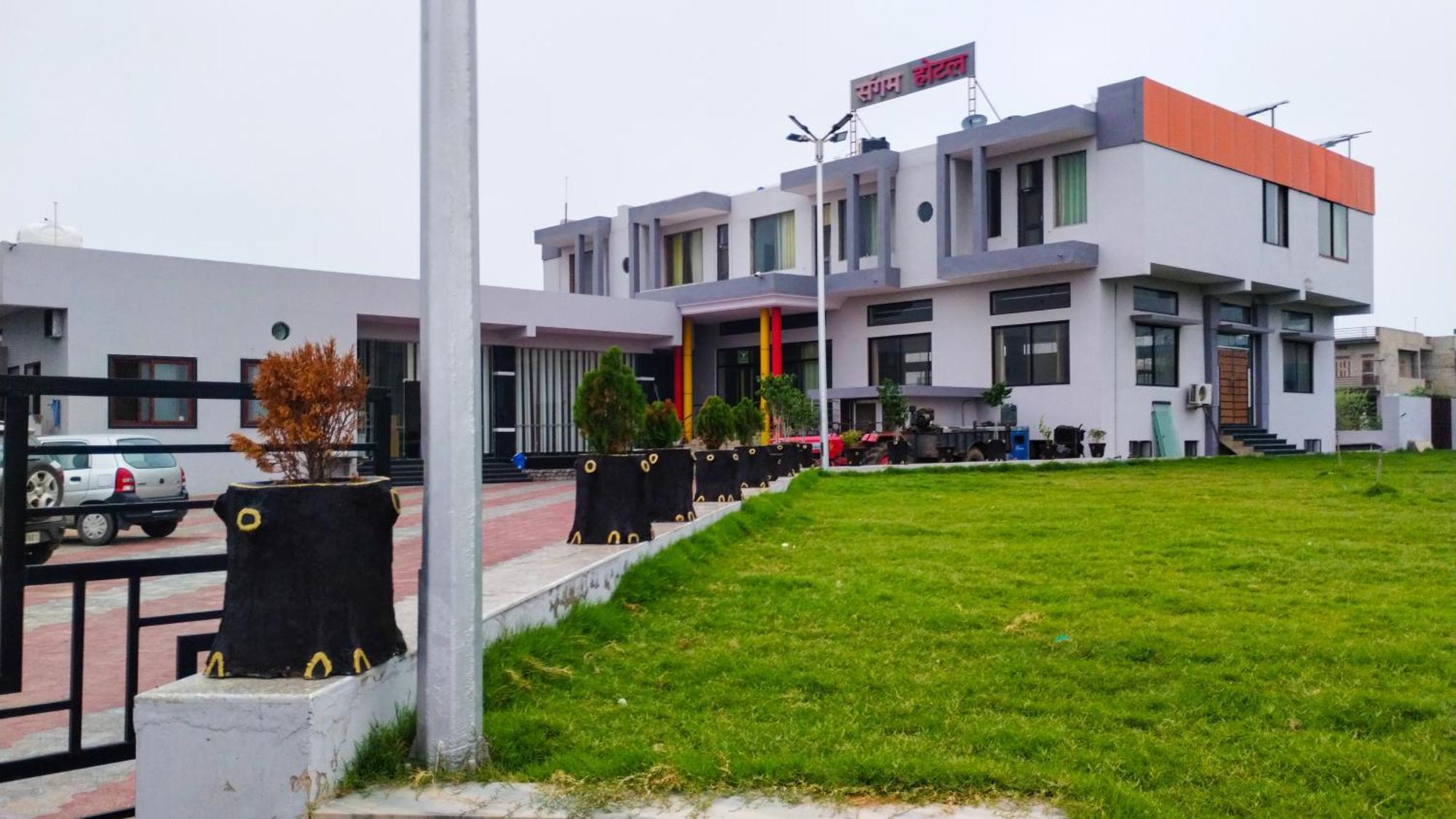 Chirawa Sangam Hotel מראה חיצוני תמונה