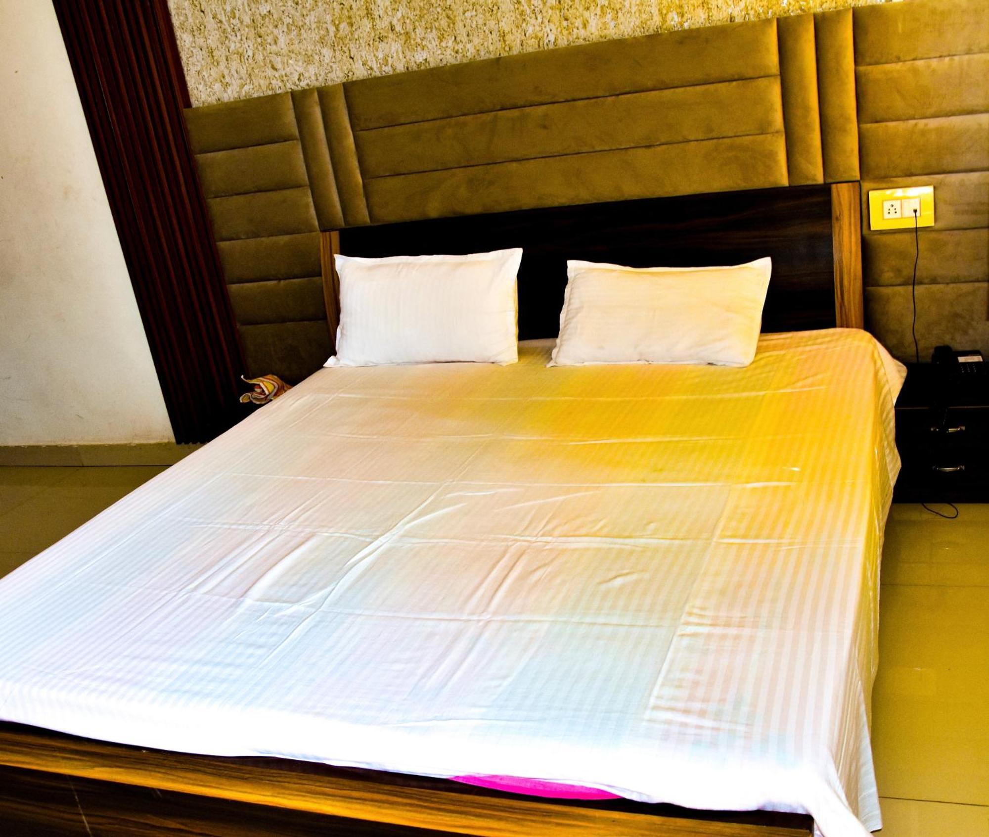 Chirawa Sangam Hotel מראה חיצוני תמונה